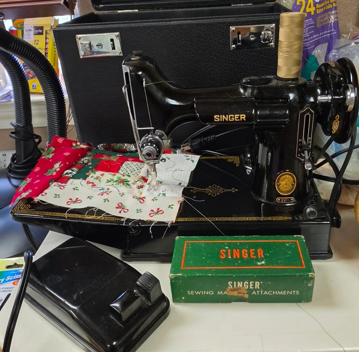 Beautiful Home full of beautiful things - Featherweight sewing machine