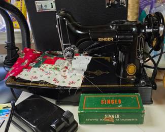 Beautiful Home full of beautiful things - Featherweight sewing machine