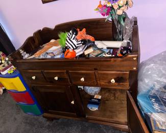 nice table for changing baby's