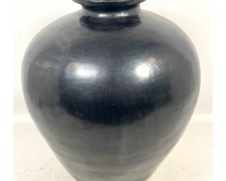 Lot 1971 Large DONA ROSA Oaxaca Barro Negro Black Clay Jar. Vase. San Bartolo Coyotepec Mexico. Hand Burnishe