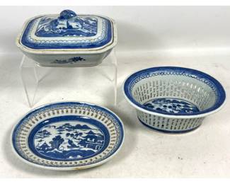 Lot 1821 3pc Chinese Export Blue and White Nanking Porcelain Set comprising Covered Vegetable Dish and Reticu