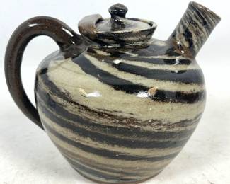 Lot 1875 Reinhardt Purus Valencia PA Handcrafted Swirl Ware Pottery Teapot with Bridge Lid Detail