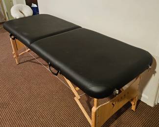 Foldable exercise table