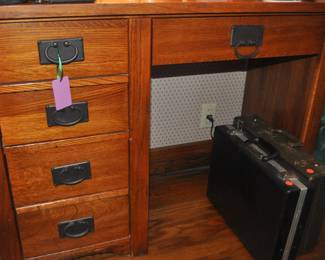 Very Nice Drexel Desk