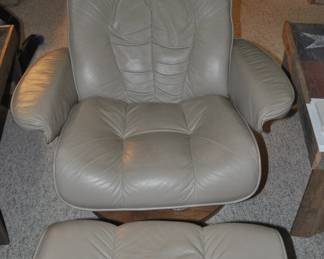 Eames Era Style Recliner