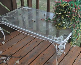 Woodard? Patio Table 