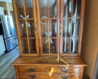Cushman Classics Hutch