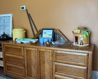 Vaughan Bassett Dresser with Mirror