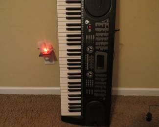 Electric keyboard- excellent condition