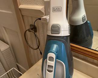 Black Decker CHVL V MAX Lithium Pivot Hand Vacuum