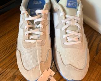 FIGS Sneakers