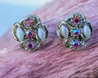 Vintage White Cabochon Style Accents Aurora Borealis Rhinestone Floral ClipOn Earrings