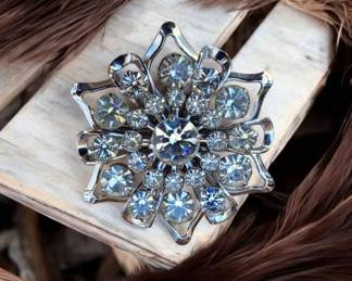 Vintage Rhinestone Starburst Floral Design Brooch