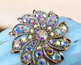 Vintage Large Dimensional Aurora Borealis Floral Brooch