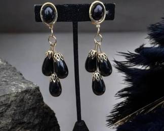 Vintage Glossy Black Cabochon Drop Dangle Teardrop ClipOn Earrings