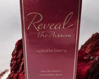 Reveal The Passion By Halle Berry .5 Fl Oz Eau de Parfum New In Box