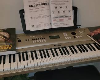 Yamaha YPG-235 keyboard