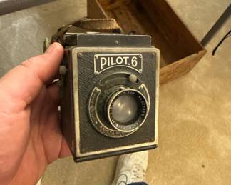 Pilot 6 box camera