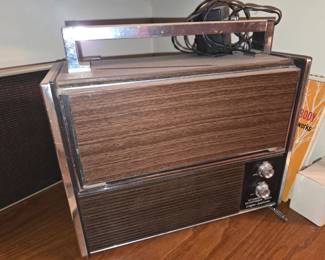 Vintage Longines Multi-band portable radio