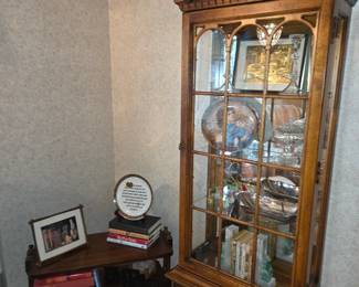 Curio display cabinet