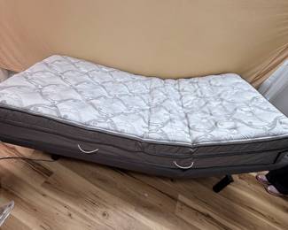 Twin adjustable bed