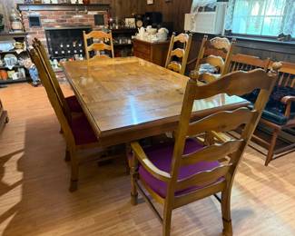 Maple Dining Room Table w/6 chairs