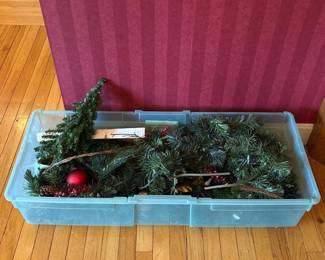 424 artificialholidaygarlandanddecorativ