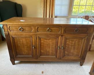 474 kindelsideboardcredenzaandhutchint