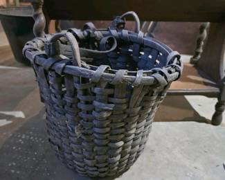 152 wovenbasketwithhandlesrusticcountry