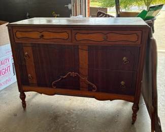 326 vintagedresserwithmirrorinthefrenc