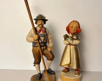 105 pairofhandcarvedpaintedwoodenfigur