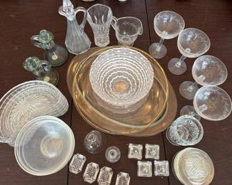 058 assortedvintagepressedandcutglassc