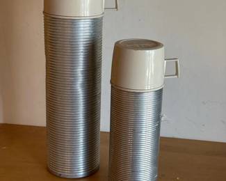 248 vintagethermosvacuumbottlesbyameric