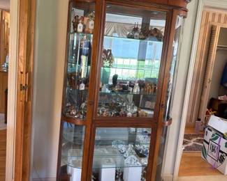 121 lightedwoodencuriocabinetwithglass