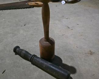161 woodenmalletandvintagepolicebaton