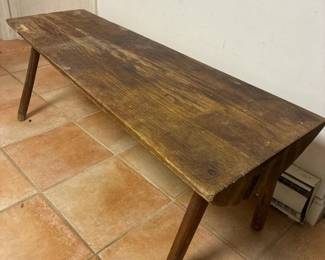 021 rusticwoodenbenchinprimitivestyle