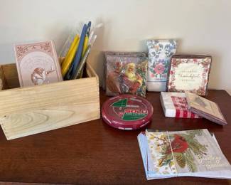 033 holidayentertainingdecorlot