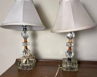 013 pairofglasstablelampswithwhitesha