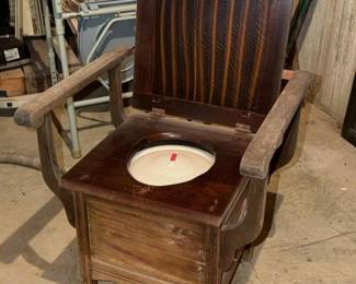 208 woodencommodechairwithenamelchamber