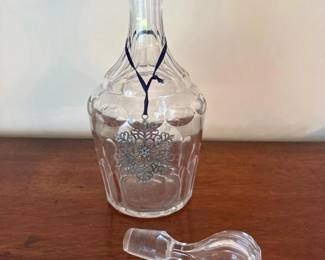 038 cutglassdecanterwithstopper