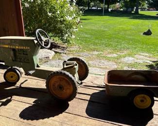 438 johndeerepedaltractorwithtrailervi