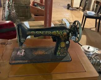 284 singerornatevintagesewingmachine