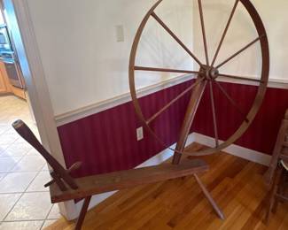 414 vintagewoodenspinningwheel