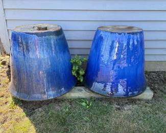 029 twolargeblueceramicgardenplanters