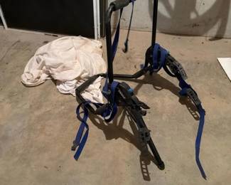 206 thulebicycletrunkrackwithbluestrap