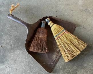 007 vintagehandbroomsandmetaldustpan
