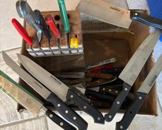 226 largeassortmentofkitchenknives