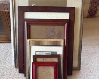 475 assortedpictureframesmixedfinishand
