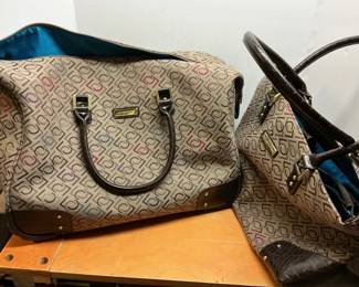 Liz Claiborne Rolling Duffle Bag Carrying Case