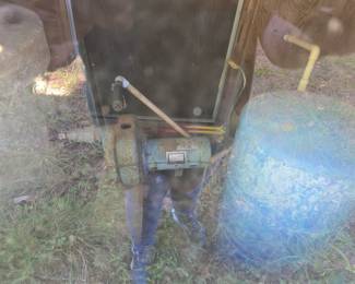 Well pump and tank